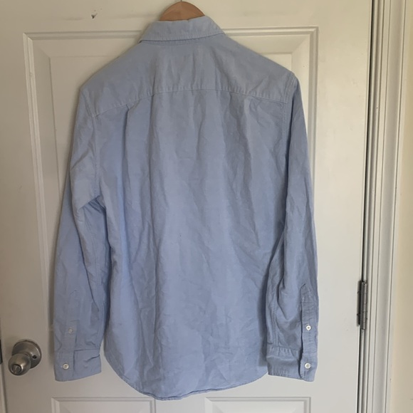 American Eagle light blue long sleeved button shirt. - Picture 4 of 4